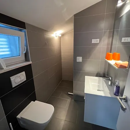 Pina Mila 4-6 Personen Mit Meerblick * Tisno