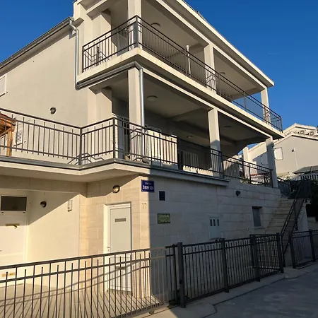 Pina Mila 4-6 Personen Mit Meerblick Appartamento Tisno